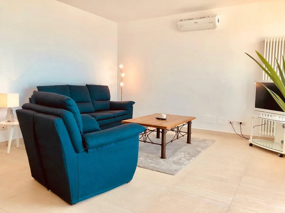 Appartement Attico Palazzo Di Vetro à Luino
